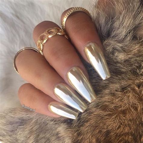 Hot Trend – Gold Chrome Nails – Haya Glamazon