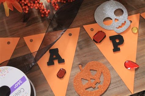 Make a Festive DIY Halloween Garland You Can Hang For Your Spooky Party!