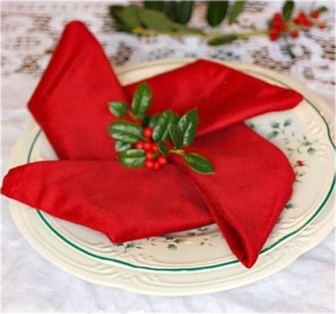 Fun Ways to Fold Your Napkins for Christmas Dinner