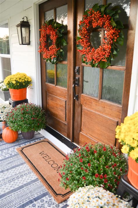 Fall Door Dcor: Beautify Your Entryway with Autumn Charm - Decorowners