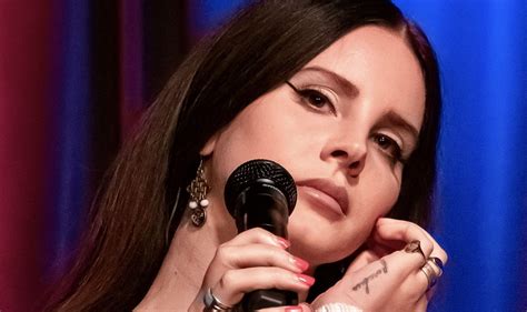 Lana Del Rey, stop al tour: "Ho perso completamente la voce" | BitchyF