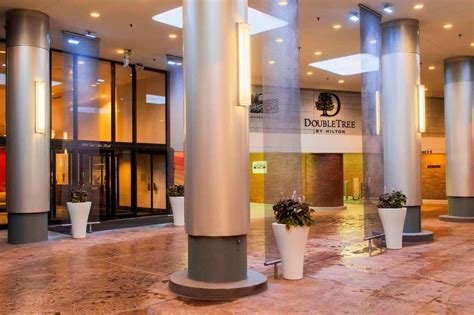 DoubleTree by Hilton Hotel Chicago - Magnificent Mile - 300 E Ohio ...