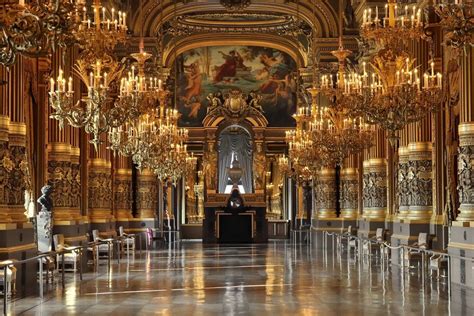 Buckingham Palace, One of The Most Magnificent Palaces in The World ...