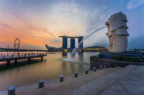 The Roaring History of Singapore's Merlion