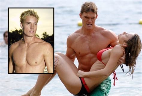 Alan Ritchson ‘Not Mad’ About Justin Hartley Replacing Him as Aquaman ...