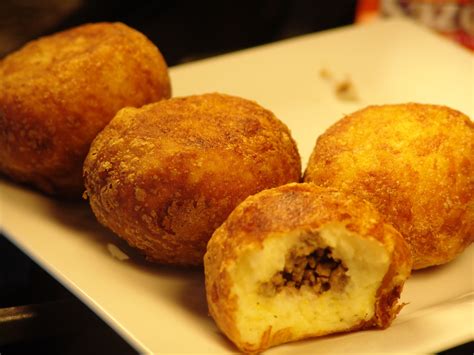 Rellenas de Papa (Stuffed Potato Balls) | Puerto rico food, Boricua ...