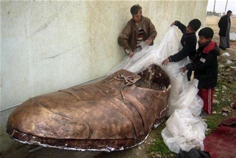 Iraq sculpture honoring Bush shoe-thrower removed - The San Diego Union ...