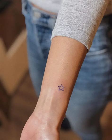 Share 74+ single star tattoo designs best - in.starkid.edu.vn