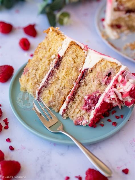 Raspberry Ripple Cake! – TAPZZI