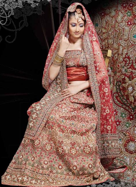 27 TRADITIONAL INDIAN BRIDAL DRESSES - Godfather Style