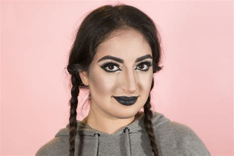 Modern Wednesday Addams Makeup: How to Get the Look for Halloween ...