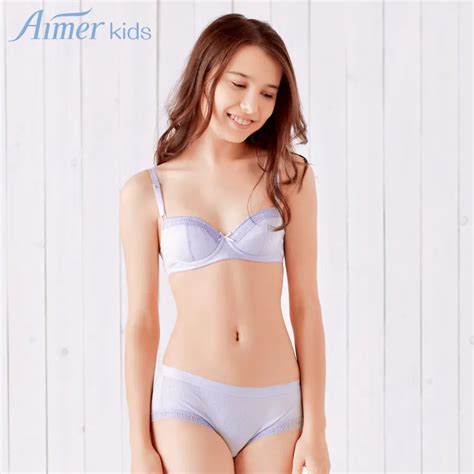 Kids adorer aimer quietly elegant young girl child cup none bra ...