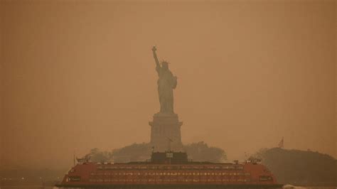 New York will choke on Canada wildfire smoke for days, warns weather ...