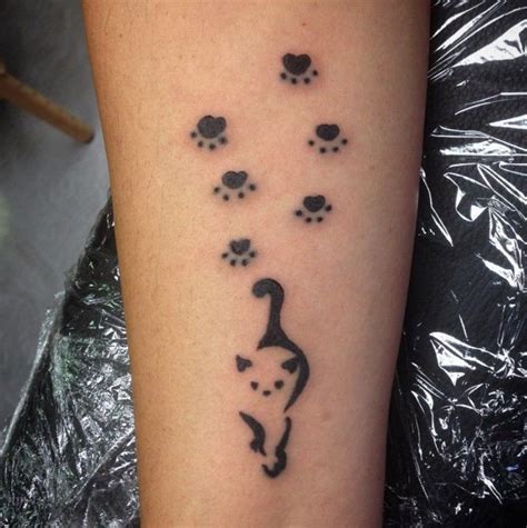 30 Best Cat Paw Print Tattoo Designs – Page 2 – The Paws | Pawprint ...