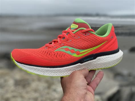 Road Trail Run: Saucony Triumph 18 Review: Bottomless Cushion and ...