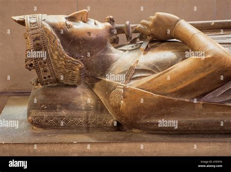 Tomb of richard the lionheart hi-res stock photography and images - Alamy