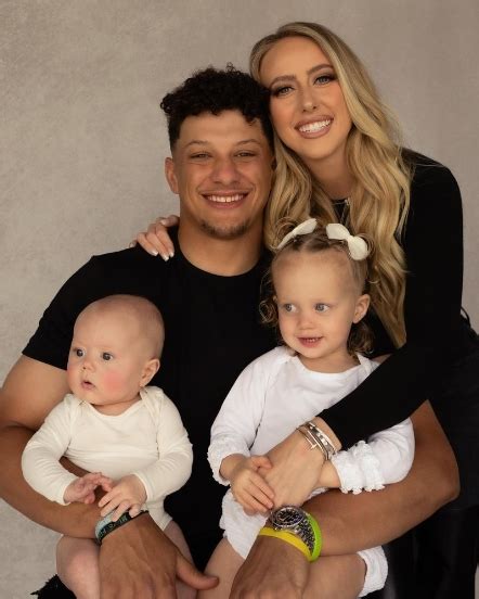 Brittany Mahomes - Bio, Net Worth, Age, Husband, Children, Parents