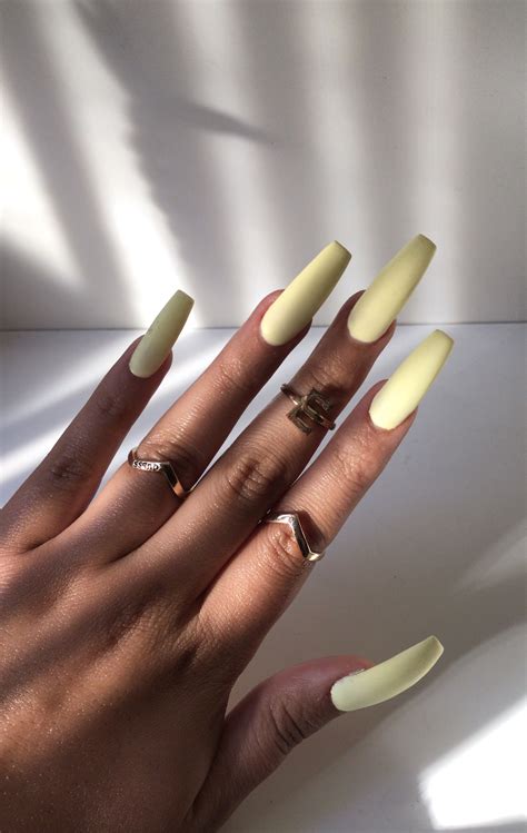 Matte pastel yellow acrylics⚡️