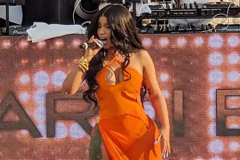 Cardi B Throws Microphone at Concertgoer Who Tossed a Drink at Her ...