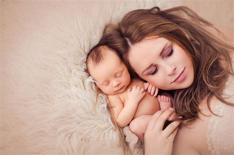 The Best Newborn Photoshoot Ideas With Parents References