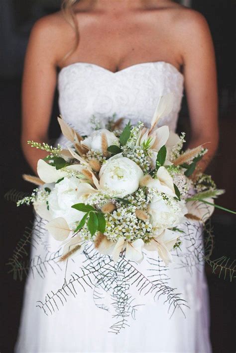 10 Most Ravishingly Rustic Wedding Bouquets