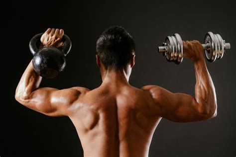 Dumbbells Vs. Kettlebells - What Is Best For Your Home Gym? | HomeGymBoss