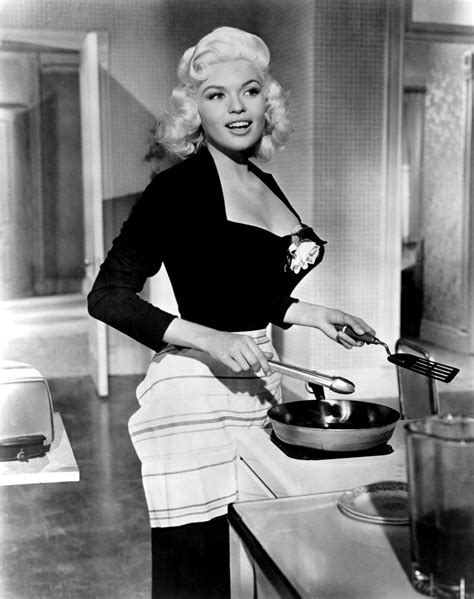 Noir and Chick Flicks: "Battle Of The Blondes": Marilyn Monroe VS Jayne ...