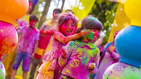 Why is Holi Celebrated and What is Its Significance ? - Trending Online ...