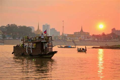 Phnom Penh: Sunset Cruise with Unlimited Beer and Drinks | GetYourGuide