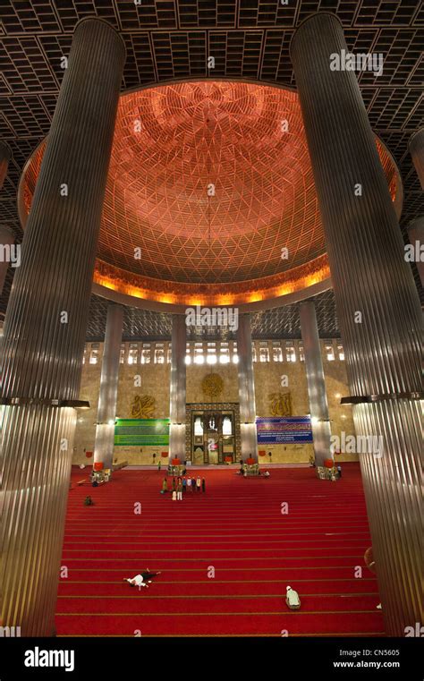 Masjid istiqlal hi-res stock photography and images - Alamy