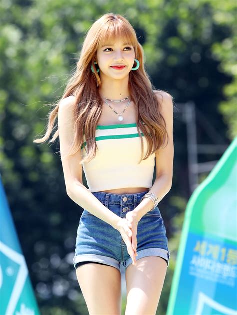 BLACKPINK's Lisa Reveals Her Shocking Weight Loss Secrets For Her Thin ...