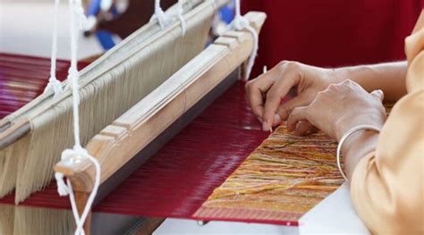 National Handloom Day 2021: Know the History, Significance of a Day to ...