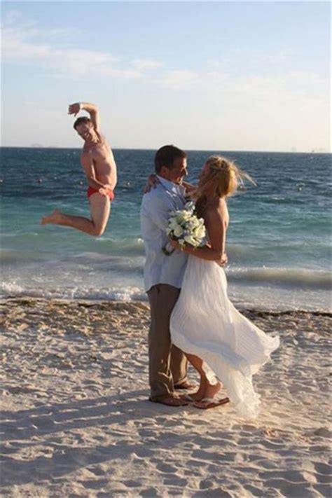 The Best Of Wedding Photobombs - 16 Pics