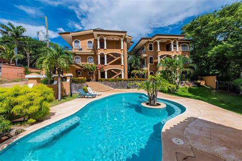 Tamarindo Beautiful & Spacious 3 Bedroom Condo for USD $209,000