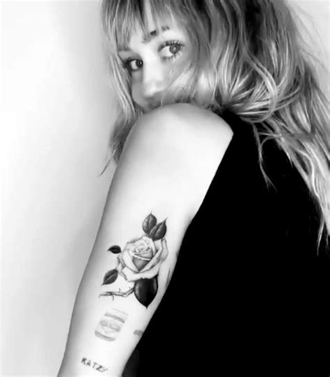 Miley Cyrus’ 74 Tattoos & Their Meanings – Body Art Guru