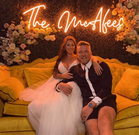 Pat McAfee Wife – Samantha Ludy, Bio, Age, Husband, And Facts ...