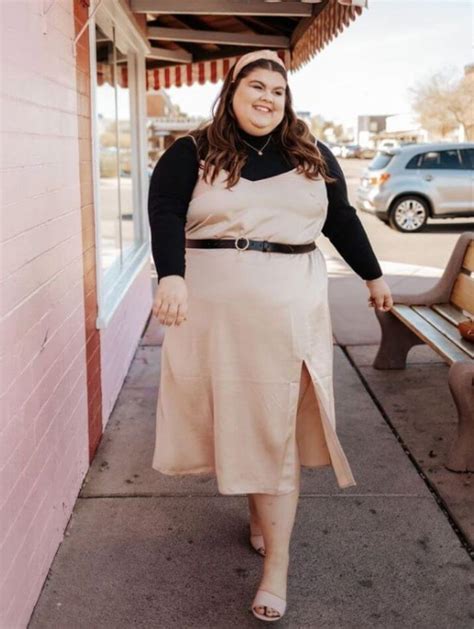 How to Wear a Belt With a Dress Plus Size Edition | Insyze