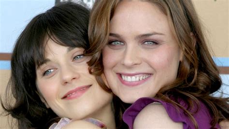 Are Zooey And Emily Deschanel Close?