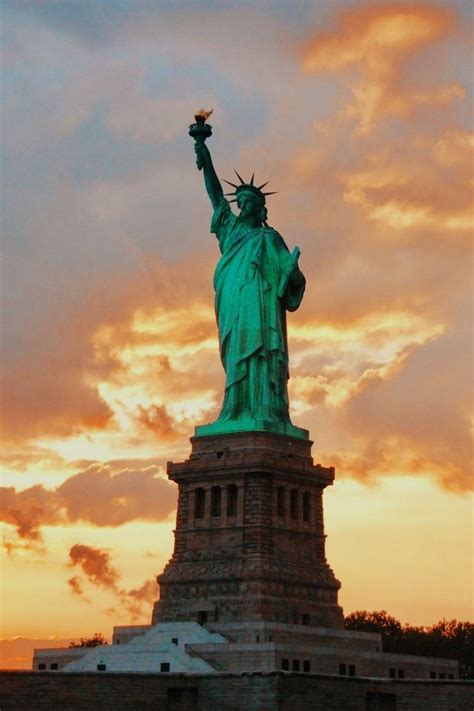 Statue of Liberty Sunset | Ilustrações