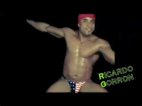 Ricardo Milos dancing ''yo soy sexy'' - YouTube