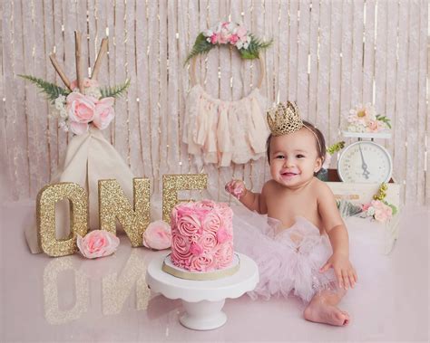 Pin by Shoaib Nisar on baby girl birthday | Smash cake photoshoot ...