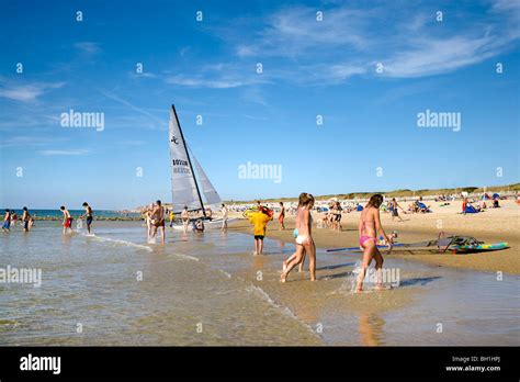 People on beach, Westerland, Sylt Island, Schleswig-Holstein, Germany ...