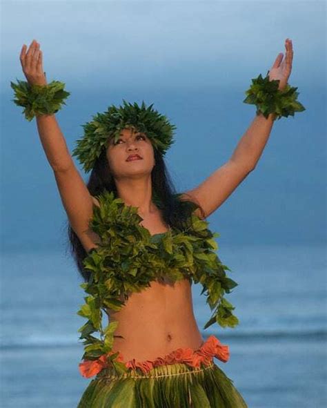 The Hawaiian Hula Dance: 10 facts you may not already know - Go Visit ...