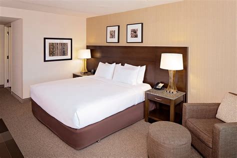 DOUBLETREE BY HILTON BOSTON BAYSIDE - Updated 2024 Reviews, Photos & Prices