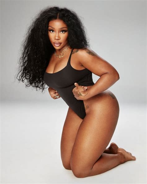 SZA Wearing a High-Cut Swimsuit | High-Cut Swimsuits Are the Celebrity ...