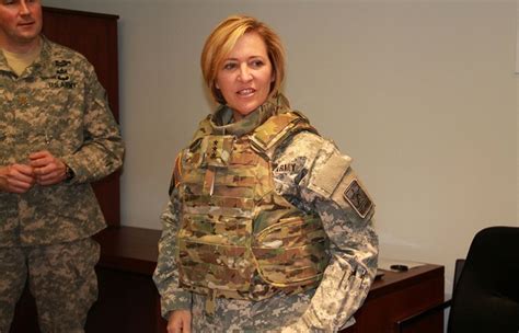 Army Surgeon General dons new female body armor | Pinterest ...