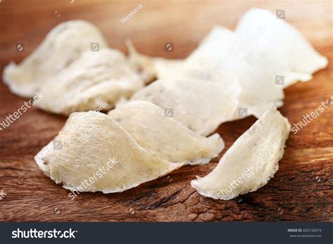 Nest Edible-nest Swiftlet Raw Edible Birds Stock Photo 603126974 ...