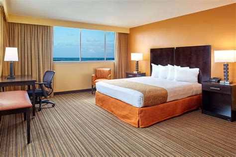 The Best 6 Hotels Near Honolulu Airport