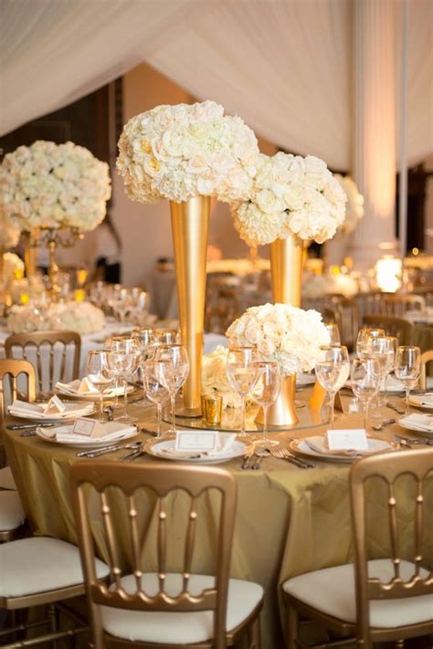 20+ Simple Gold And White Centerpieces – The Urban Decor