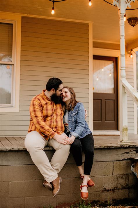 Engagement session in Chattanooga, Tennessee. Ideas and inspiration for ...